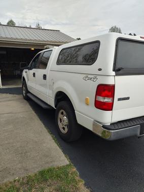 White 2005 Ford F-150 XLT Crew Cab