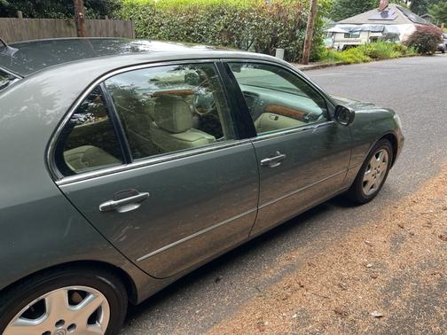 2004 Lexus LS 430 Base