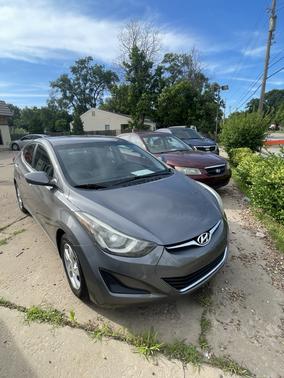 Gray 2014 Hyundai ELANTRA SE
