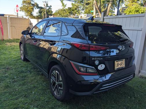 Black 2023 Hyundai KONA EV SE