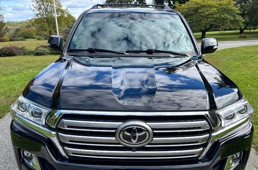 2017 Toyota Land Cruiser Base