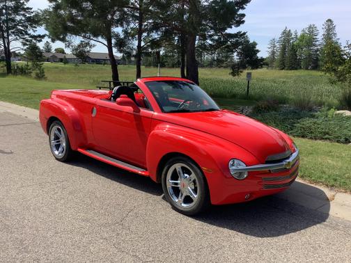 2004 Chevrolet SSR Base
