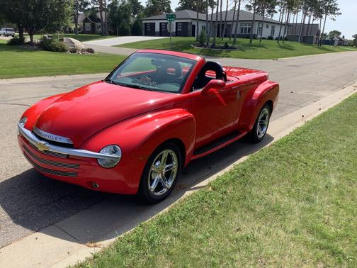2004 Chevrolet SSR Base