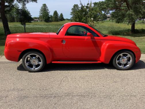 2004 Chevrolet SSR Base