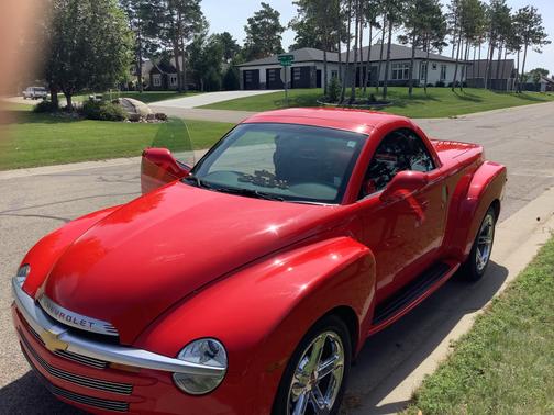 2004 Chevrolet SSR Base
