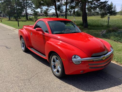 2004 Chevrolet SSR Base