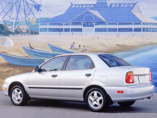 Suzuki Esteem