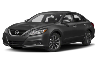 side view of 2017 Altima Nissan