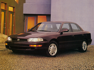 1993年凯美瑞丰田的侧视图