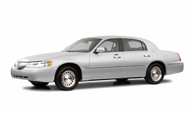 side view of 2002 Town Car Lincoln