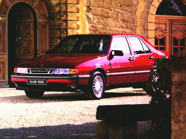 side view of 1997 9000 Saab