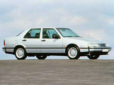 side view of 1995 9000 Saab