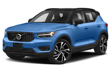 side view of 2022 XC40 Volvo
