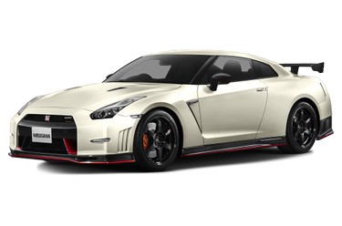 side view of 2015 GT-R Nissan