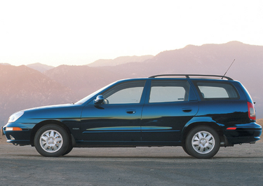 side view of 2001 Nubira Daewoo