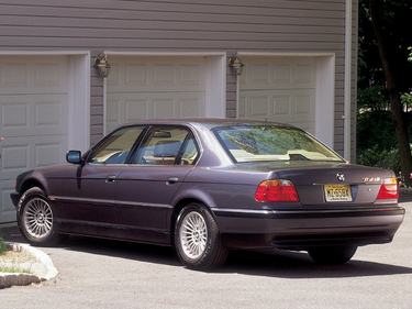 side view of 2000 750 BMW