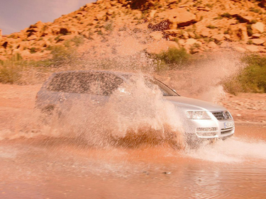 side view of 2006 Touareg Volkswagen