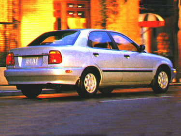 side view of 1996 Esteem Suzuki