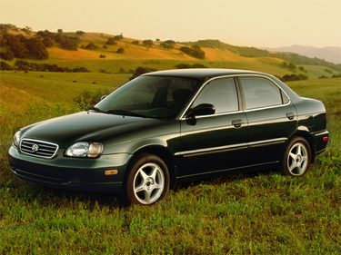side view of 2001 Esteem Suzuki