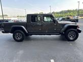 Thumbnail of 2025 Granite Crystal Clearcoat Metallic Jeep Gladiator