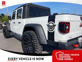 Thumbnail of 2023 Bright White Clearcoat Jeep Gladiator