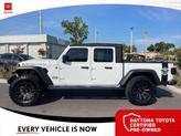 Thumbnail of 2023 Bright White Clearcoat Jeep Gladiator