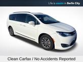 Photo of 2019 Bright White Clearcoat Chrysler Pacifica Hybrid