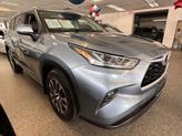 Thumbnail of 2021 Moon Dust Toyota Highlander