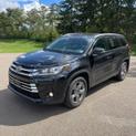 Photo of 2017 Midnight Black Metallic Toyota Highlander