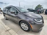 Thumbnail of 2022 Granite Crystal Metallic Clearcoat Chrysler Pacifica