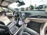 Thumbnail of 2022 Granite Crystal Metallic Clearcoat Chrysler Pacifica