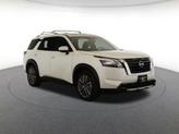 Thumbnail of 2023 Pearl White Tricoat Nissan Pathfinder