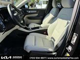 Thumbnail of 2024 Onyx Black Metallic Volvo XC40