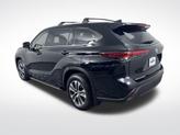 Thumbnail of 2022 Midnight Black Metallic Toyota Highlander