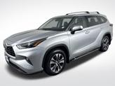 Thumbnail of 2022 Celestial Silver Metallic Toyota Highlander