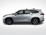 Thumbnail of 2022 Celestial Silver Metallic Toyota Highlander