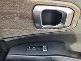 Thumbnail of 2022 Glacial White Pearl Kia Sorento
