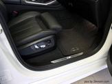 Thumbnail of 2022 Mineral White Metallic BMW X7