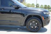 Thumbnail of 2024 Diamond Black Crystal Pearlcoat Jeep Grand Cherokee L
