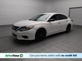 Photo of 2017 Pearl White Nissan Altima