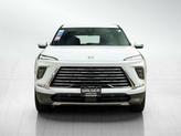Thumbnail of 2026 Iridescent White Tricoat Buick Enclave