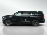 Thumbnail of 2024 Onyx Black GMC Yukon XL
