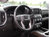 Thumbnail of 2022 Onyx Black GMC Sierra 2500