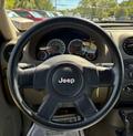 Thumbnail of 2006 Light Khaki Metallic Clearcoat Jeep Liberty