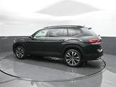 Thumbnail of 2022 Racing Green Volkswagen Atlas