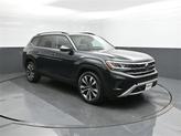 Thumbnail of 2022 Racing Green Volkswagen Atlas