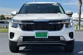 Thumbnail of 2024 Snow White Pearl Kia Seltos