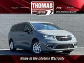 Photo of 2025 Ceramic Gray Clearcoat Chrysler Pacifica