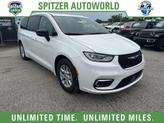 Thumbnail of 2026 Bright White Clearcoat Chrysler Pacifica