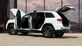 Thumbnail of 2017 Bright White Clearcoat Jeep Grand Cherokee